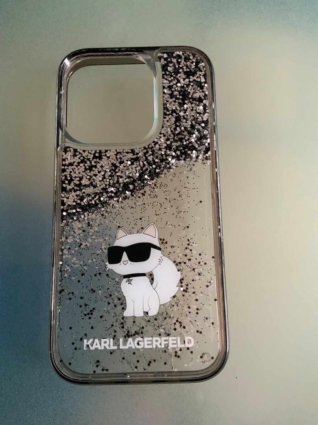 Karl Lagerfeld Cover & Protezioni schermo: Karl Lagerfeld Choupette iPhone 14 Pro Hülle / Case – Usato da Port venduto da Griwa 1