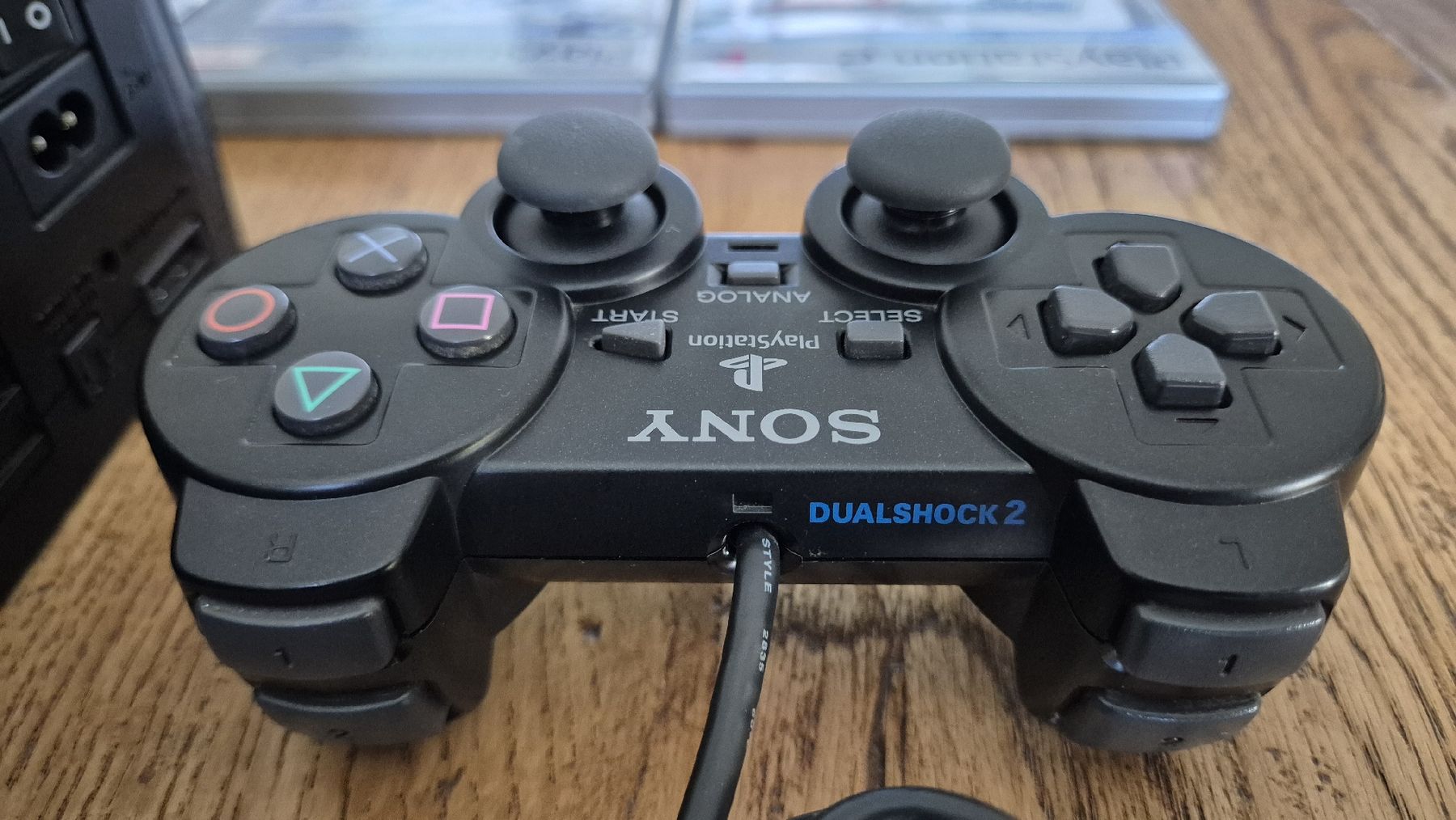 Sony Console: Sony PlayStation 2 + Original Sony Controller + 7 Spiele – Usato da Au SG venduto da KonsoleWerk 3