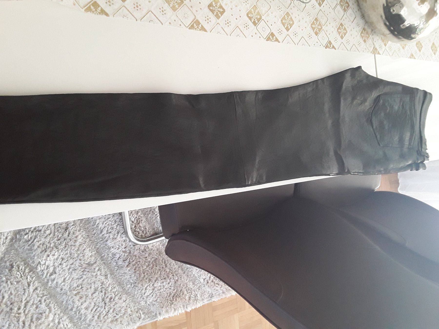 Guess Pantaloni: Guess leder hose – Usato da Brugg AG venduto da Ljubinka0410 2