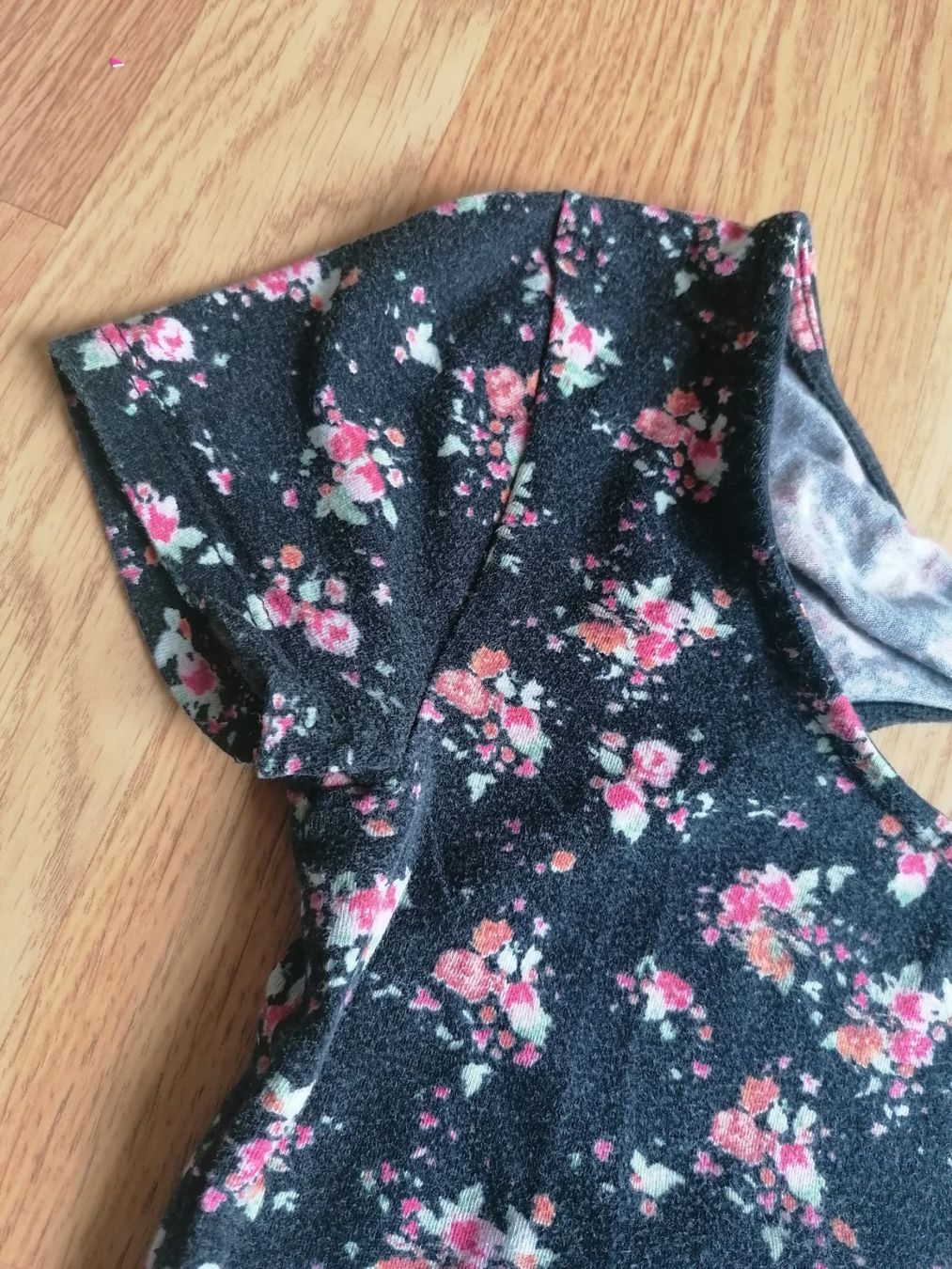 Top: T-shirt, top, haut, pull – Usato da Montcherand venduto da petiteoune75 1