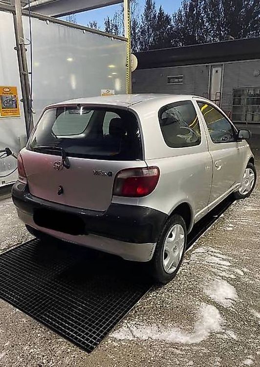 Automobili: Toyota Yaris 1.0 – Usato da Monthey venduto da far_2292 1