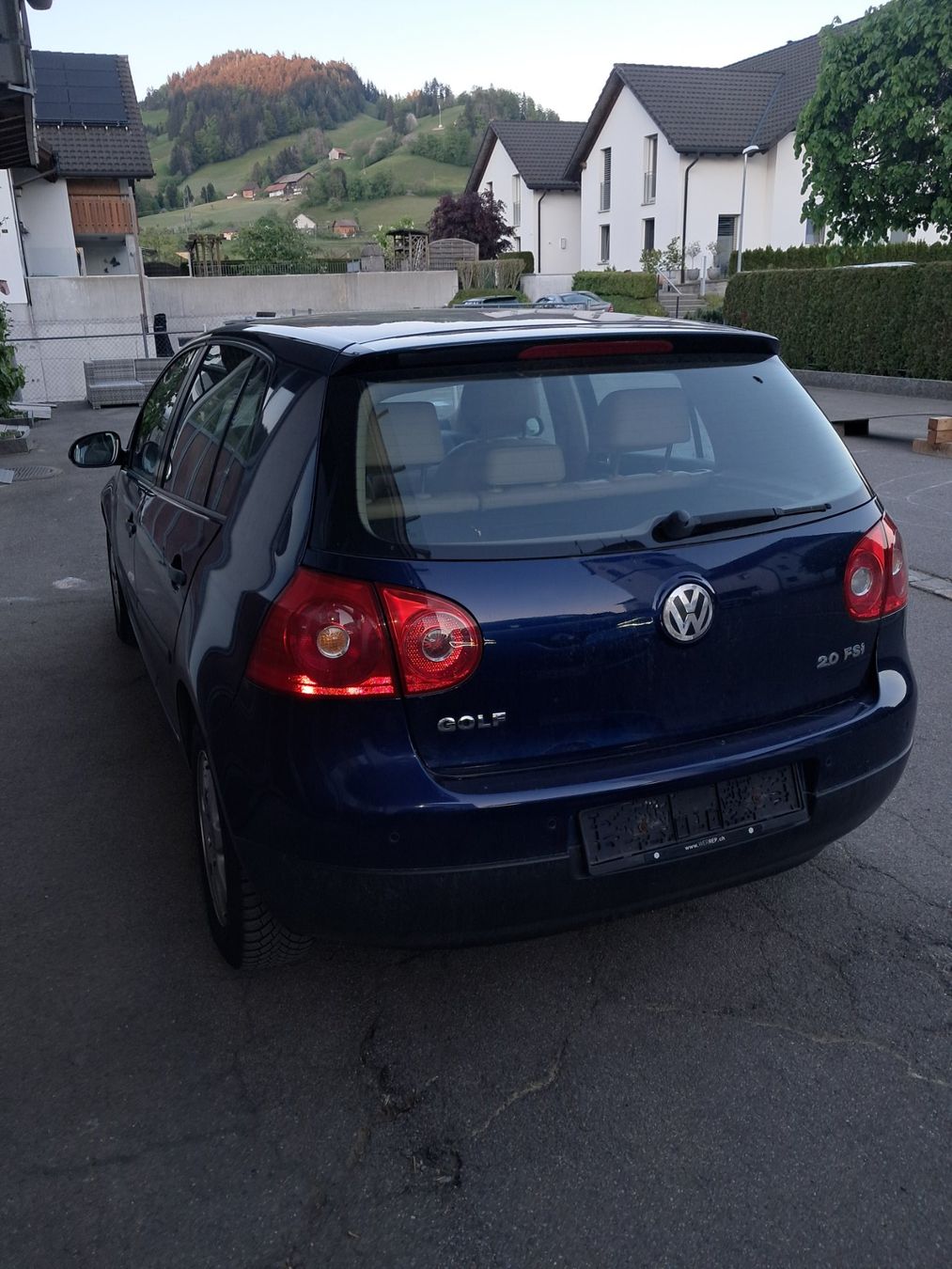 VW Automobili: VW GOLF 5  2.0FSI – Usato da Goldingen venduto da Koffer1.4 5