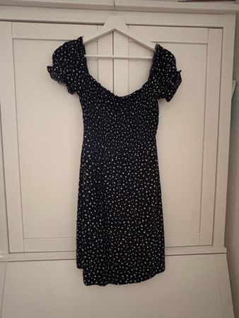 Kleid mit Punkten Grösse S 