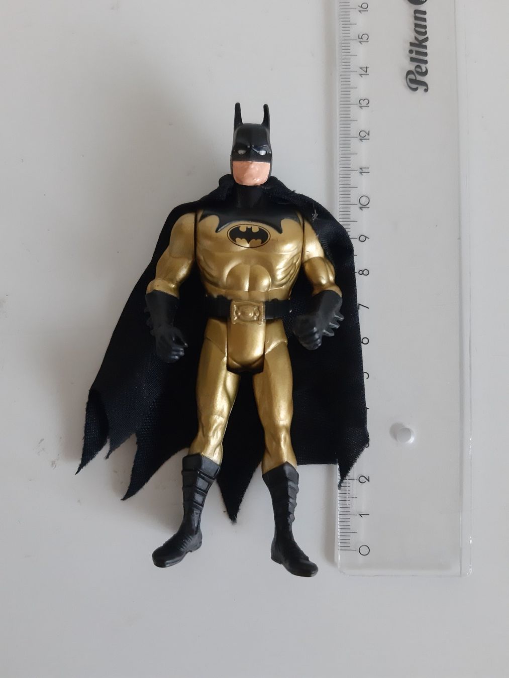 Statuette: Batman Dark Knight Collection Tec-Shield Action Figure 1990 – Usato da Buchs SG venduto da Bray_Law 4