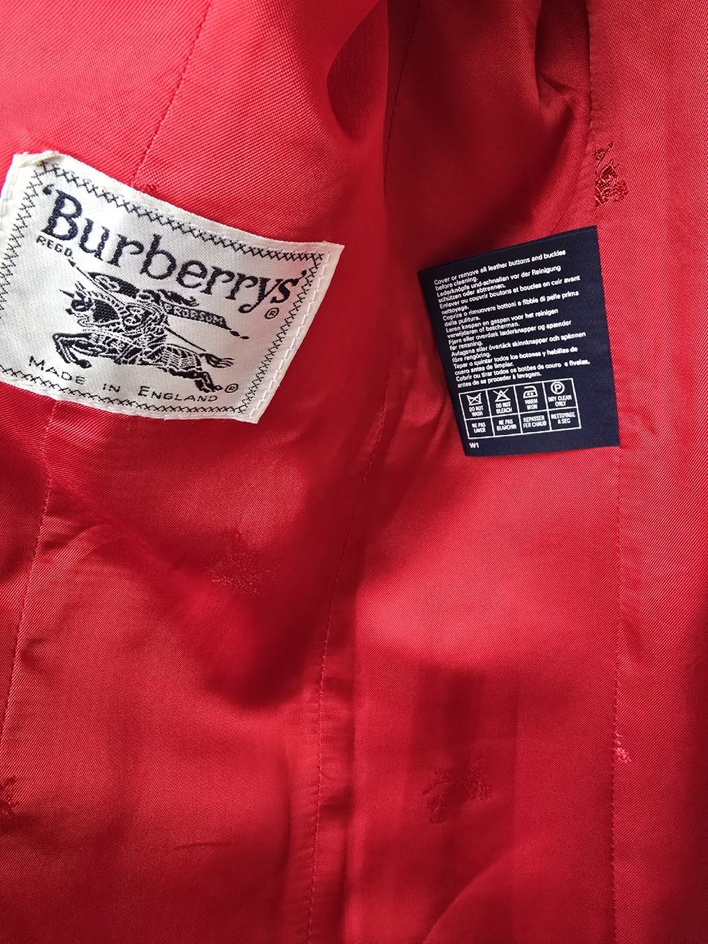 Burberry Jacken: Burberry Blaser. Rot. – Gebraucht aus Zürich von Olala_ 4