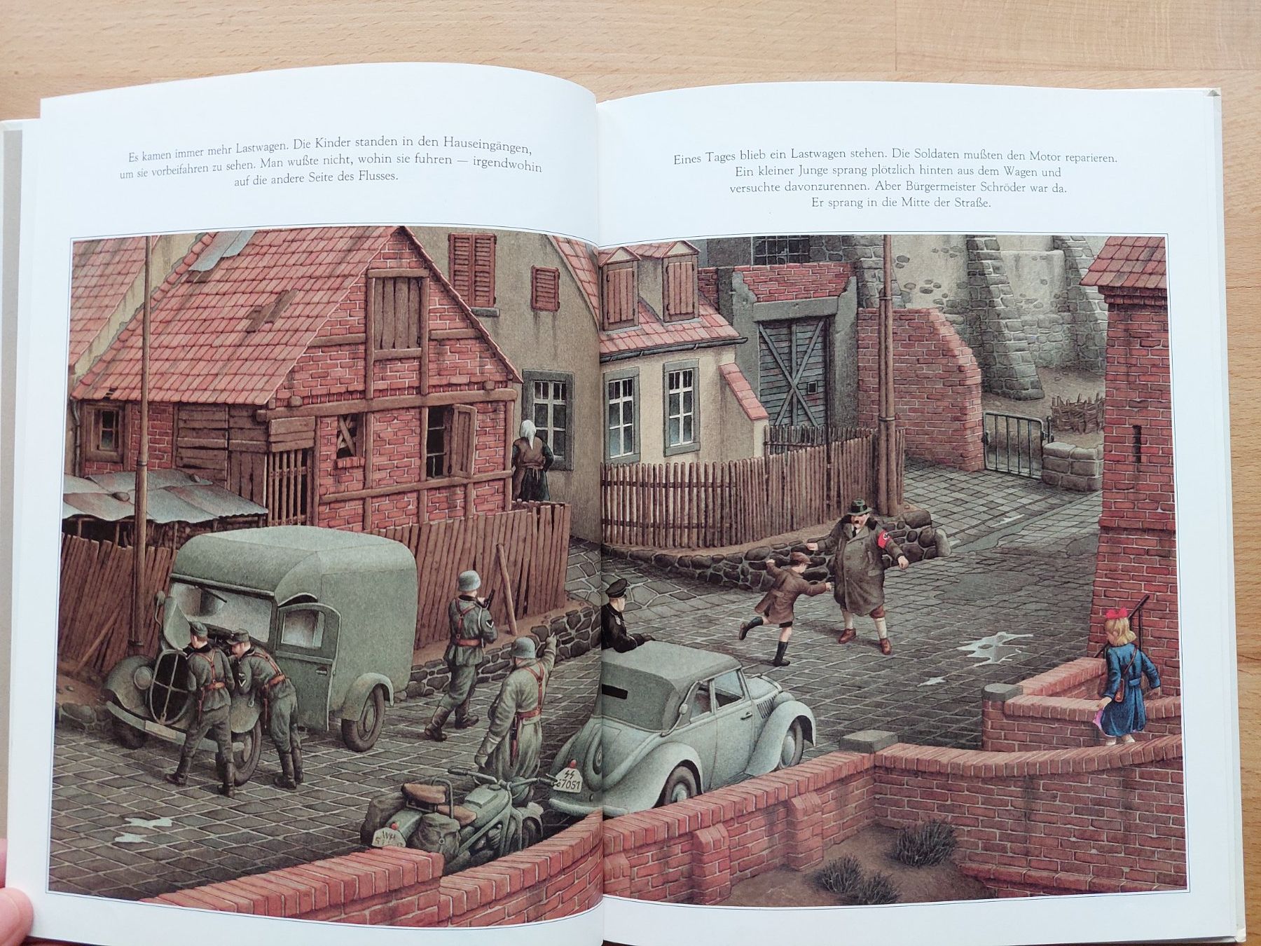Libri: Rosa Weiss - Roberto Innocenti – Usato da Obfelden venduto da Foto_Bild_Kunst_Buch 3