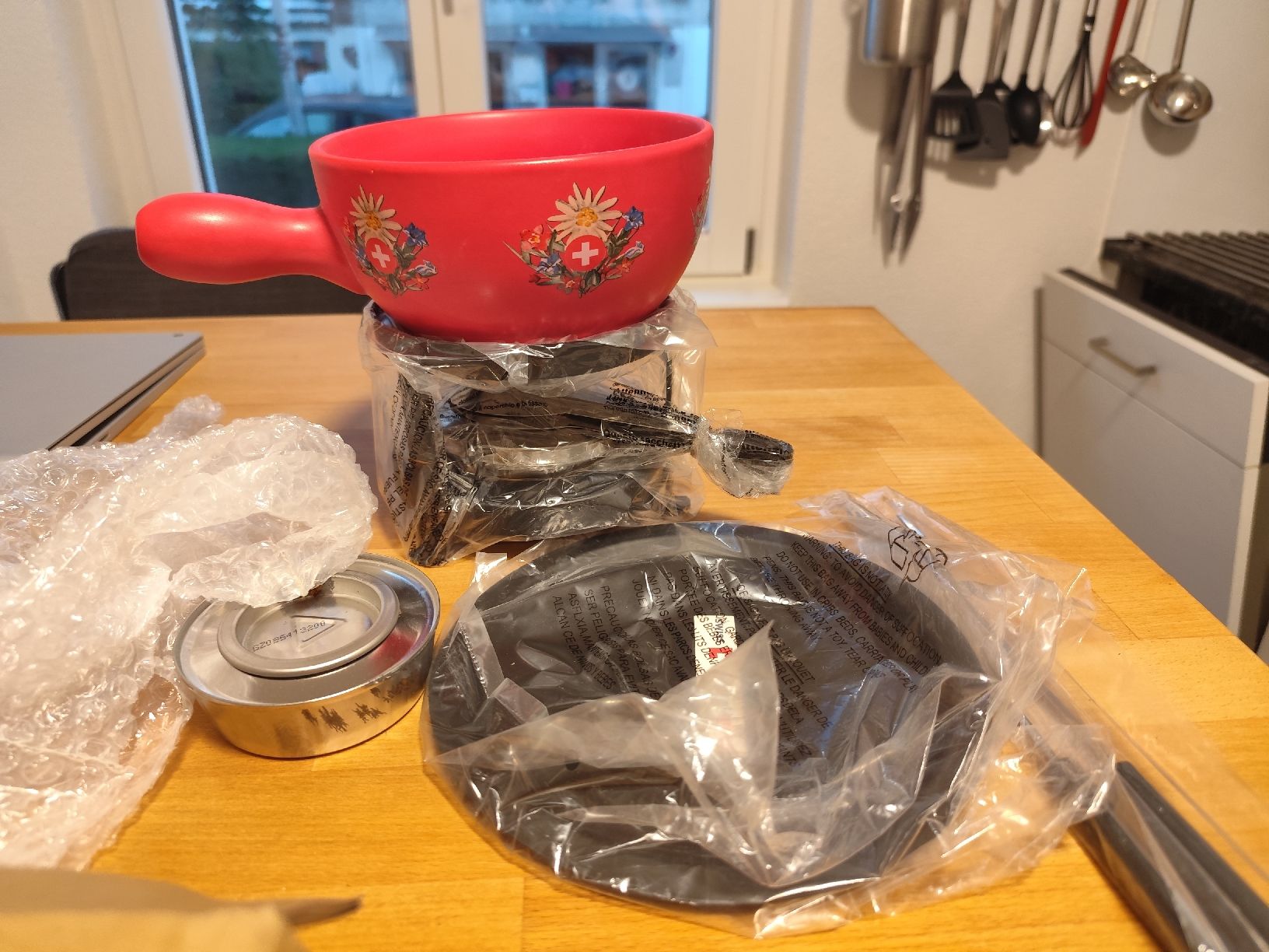 Padelle: Käsefondue Set rot 5-teilig neuwertig – Nuovo (secondo la descrizione) da Zürich venduto da Archea18 2
