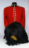 Grenadier Guards Uniform Jacke mit Bärenfellmütze