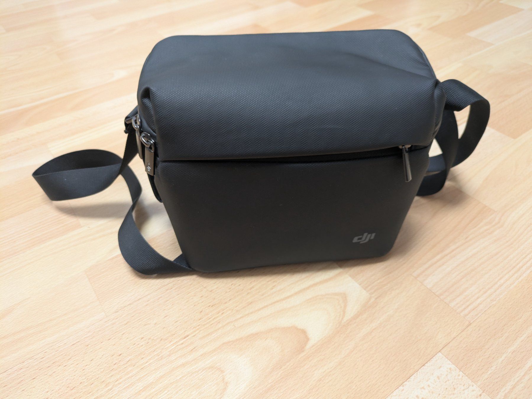 DJI RC Kits de montage: DJI Mini 2 Fly More Combo - mit 6 Akkus & Tasche – D'occasion à Bonstetten par pachermann 1