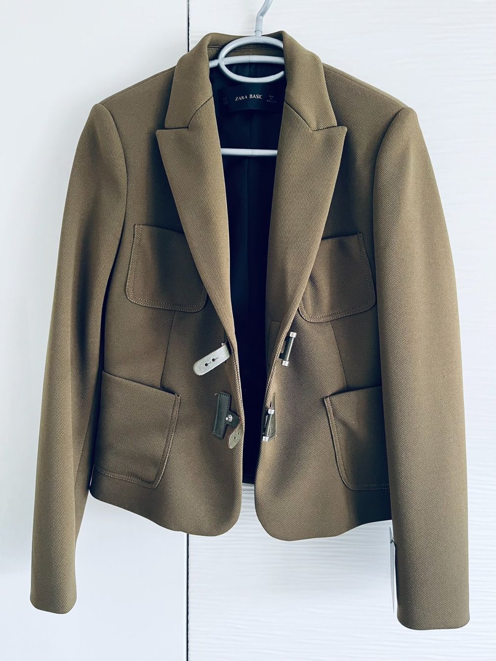 Zara Giacche: Moderner Blazer von ZARA – Nuovo (secondo la descrizione) da Remigen venduto da vicunja
