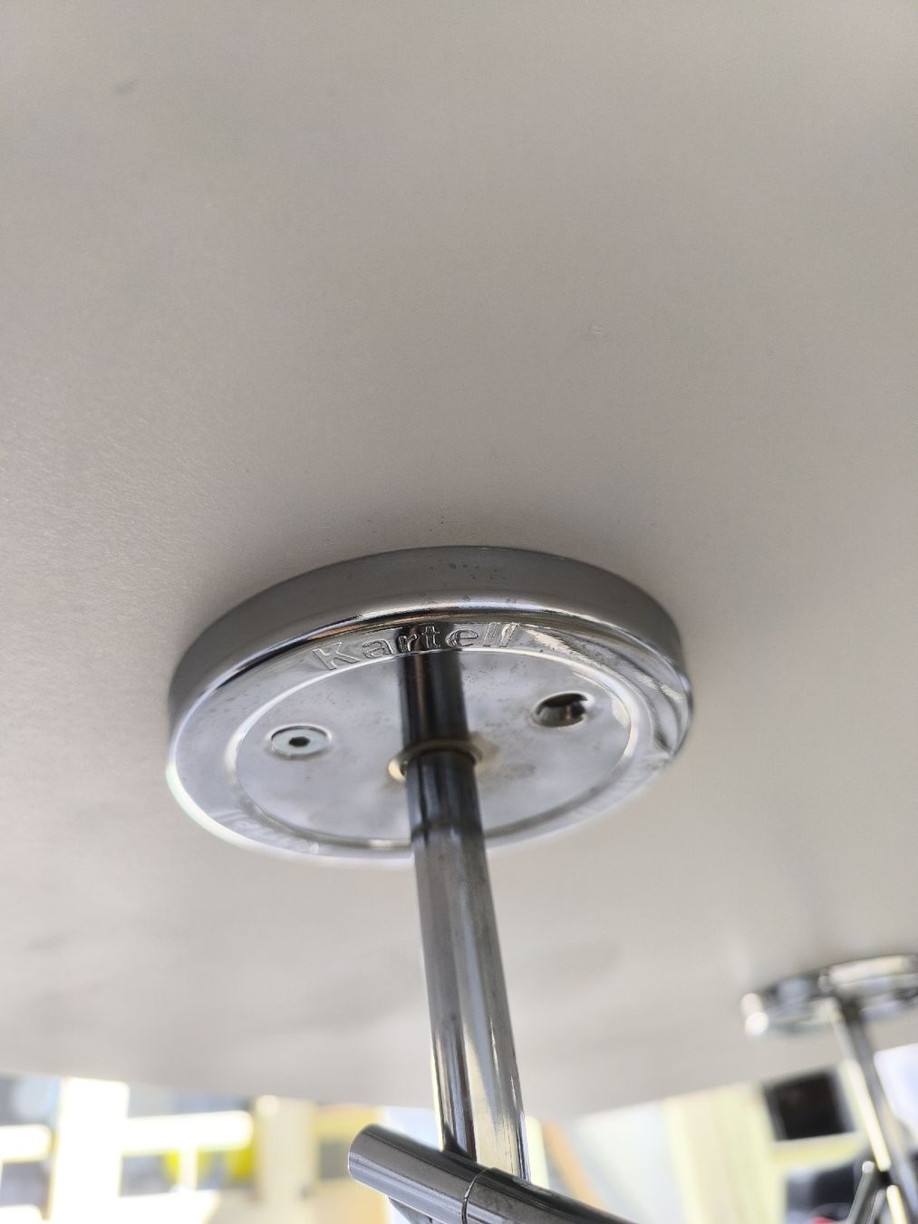 Tische: Quadratischer Tisch Glossy von Kartell – Gebraucht aus Basel von Patts_Lampenfieber 3