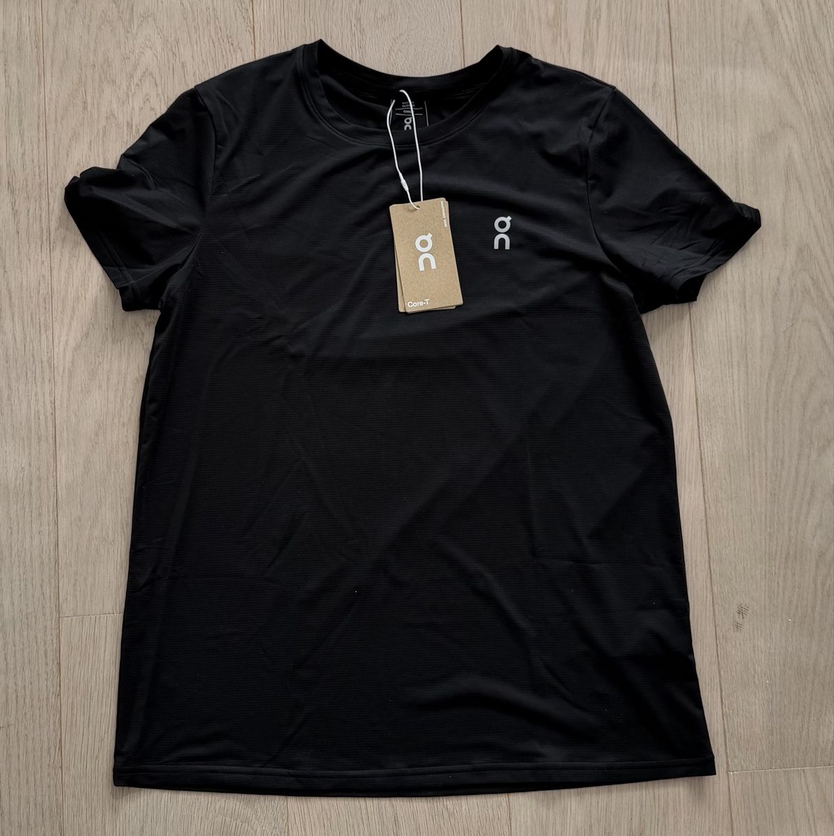 On T-shirt: On Core-T S  – Nuovo (secondo la descrizione) da Brig venduto da Zuckerfee13