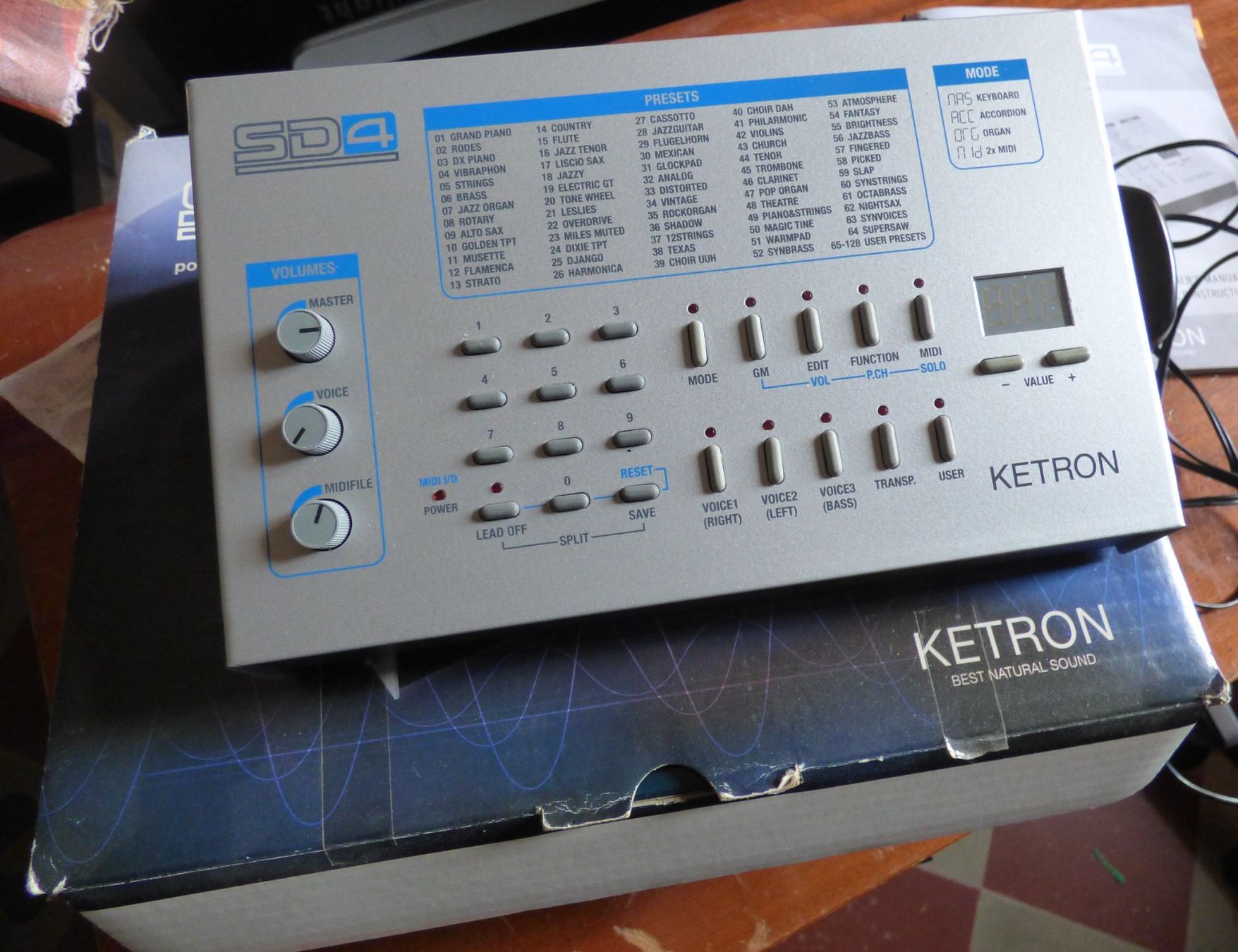 Ketron Musikinstrumente: Ketron SD4 – Gebraucht aus Curio von FranzBrax