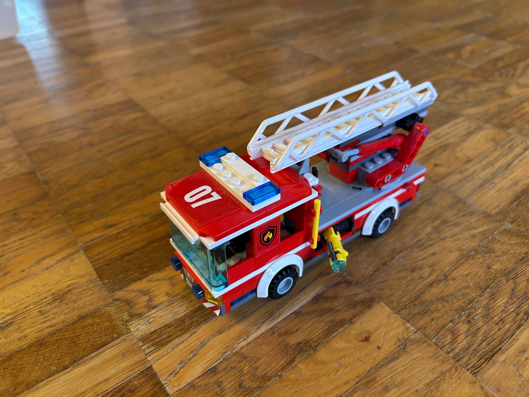 Giocattoli: Lego Feuerwehrauto mit Drehleiter – Usato da Winterthur venduto da Aaart666