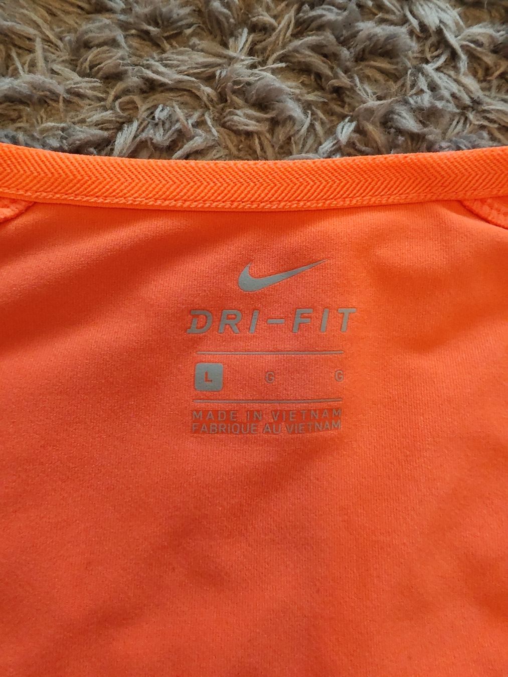 Nike T-shirt: Nike Sport Shirt – Usato da Pieterlen venduto da Saemelili 2