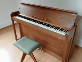 Klavier Burger & Jacobi 29985 mit Hocker