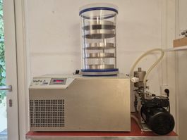 Labor-Gefriertrockner ZIRBUS VaCo 5 mit Vakuumpumpe Eurovacu
