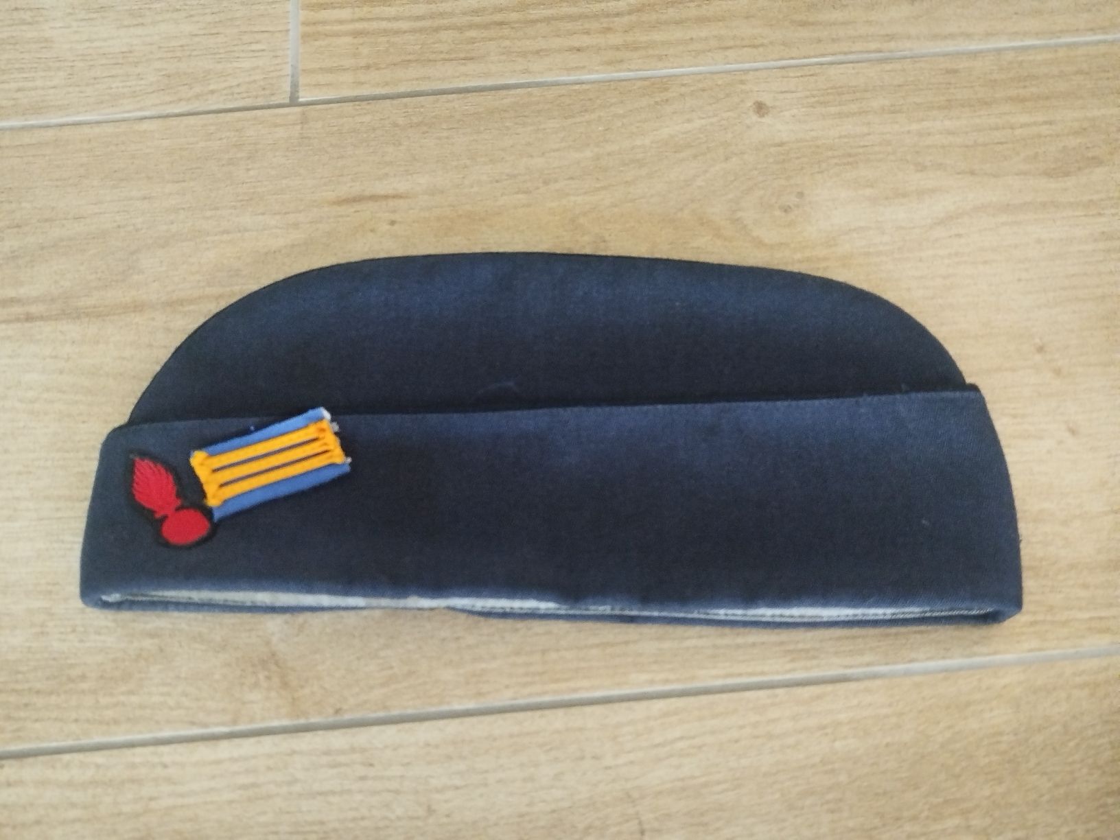 Uniformen: uniforme pompier capitaine pull-over+ beret  – Gebraucht aus Genève von Octo-puces 1