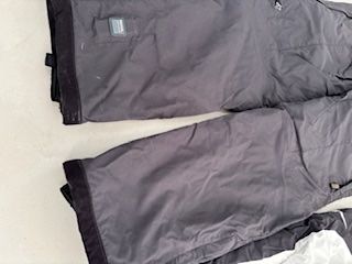 Completi & Tailleur: Combinaison de ski BelowZero / Skianzug Gr.M, Damen – Usato da Giubiasco venduto da baamboo 4