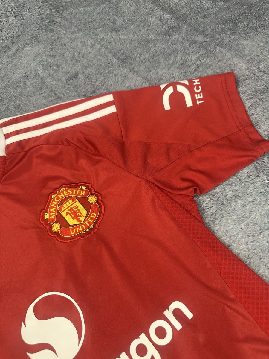 Manchester United Canottiere & Pantaloni: Manchester United Trikot – Usato da Luzern venduto da kim221080 2