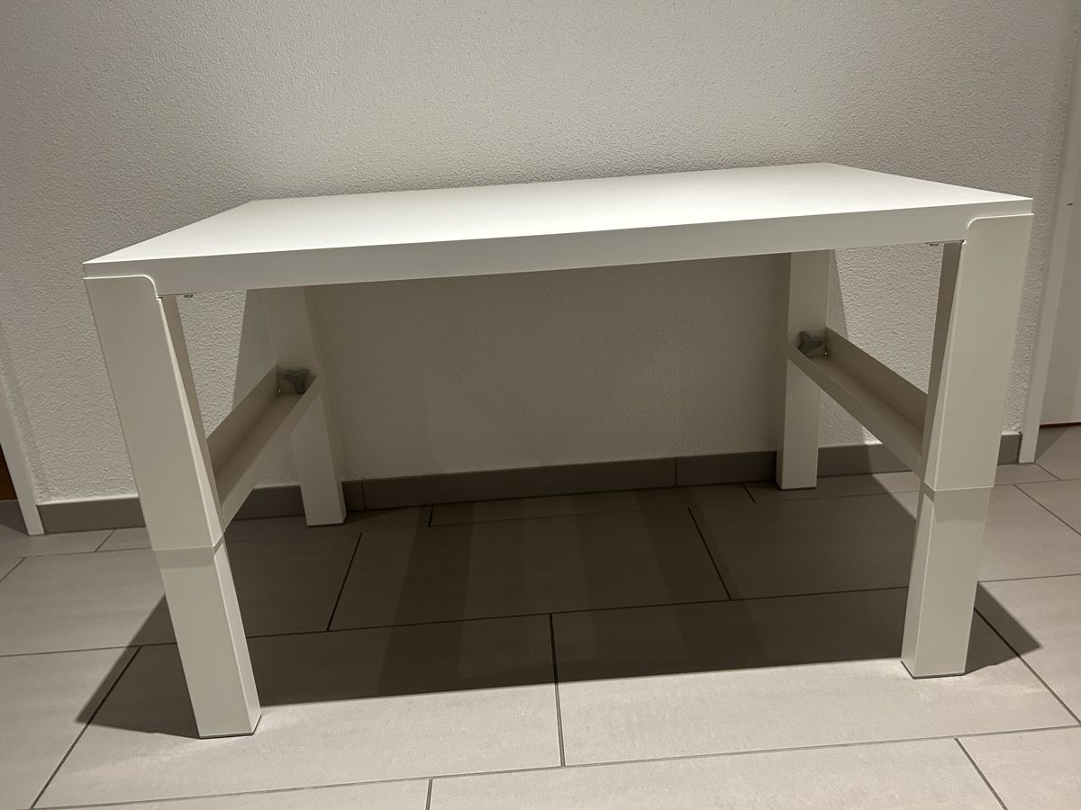 Bureaux: Schreibtisch mit Stuhl – D'occasion à Aarau par Robib8 1