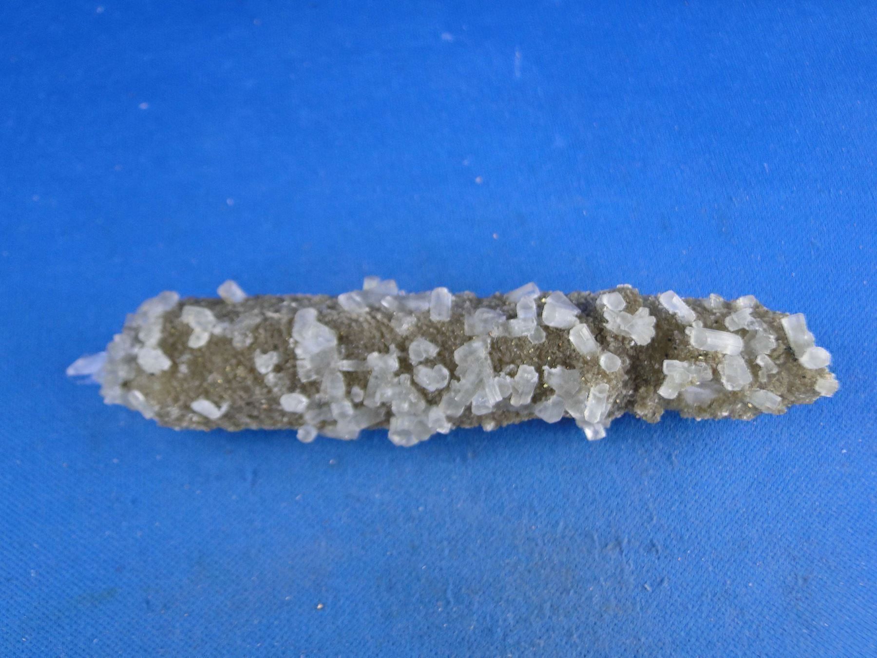 Minerali & Pietre curative: Apatit auf Quartz – Usato da Schinznach Bad venduto da Demerald 4