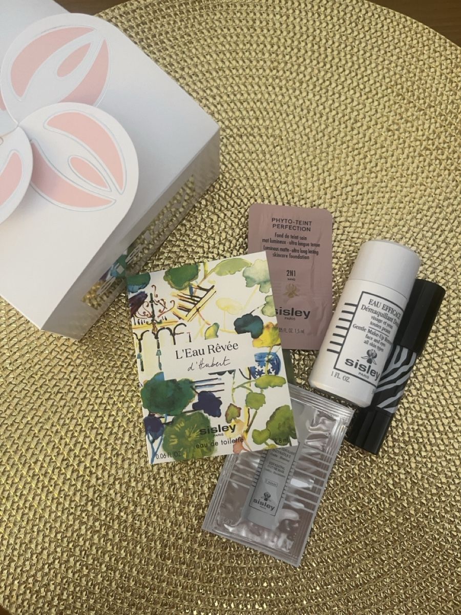 Sisley Soins du visage: Sisley Skincare + Makeup Samples Set – Neuf avec emballage d'origine à Lausanne par barbabelle02
