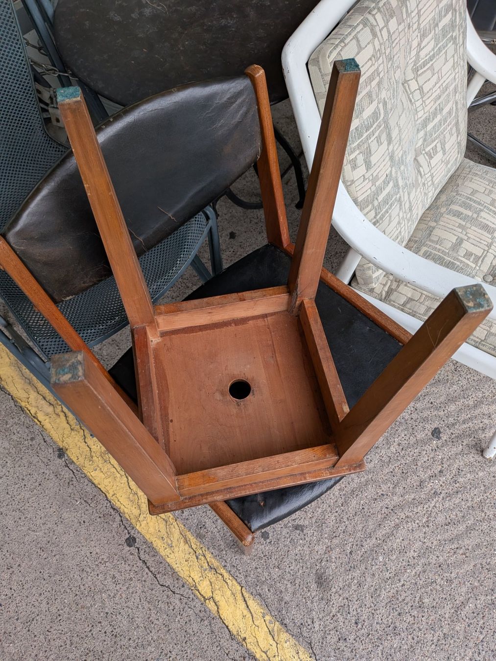 Hocker: Antiker Hocker, Tabourettli – Gebraucht aus Emmen von Brockofsky 3