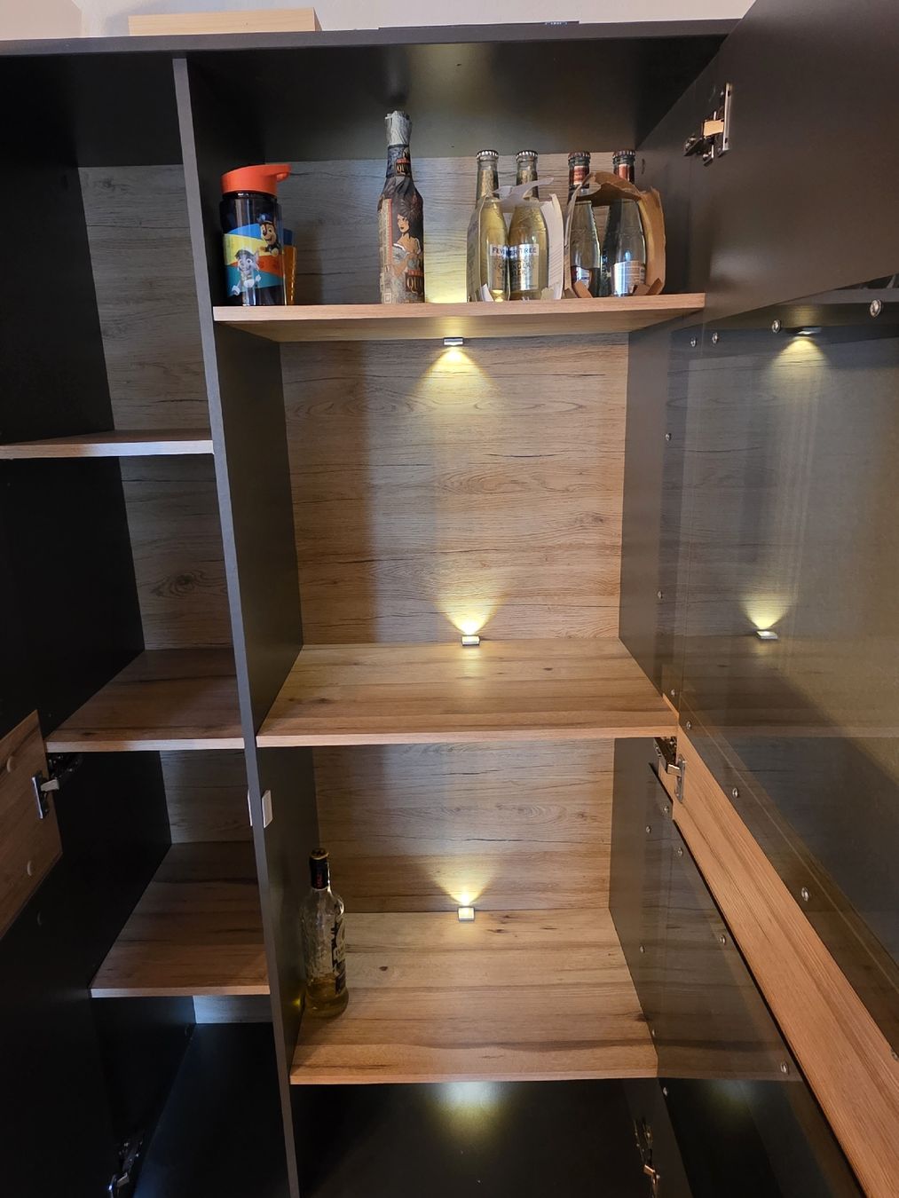 Armadi: Highboard Anthrazit/Eiche Nachbildung – Usato da Gelterkinden venduto da fa8685 2