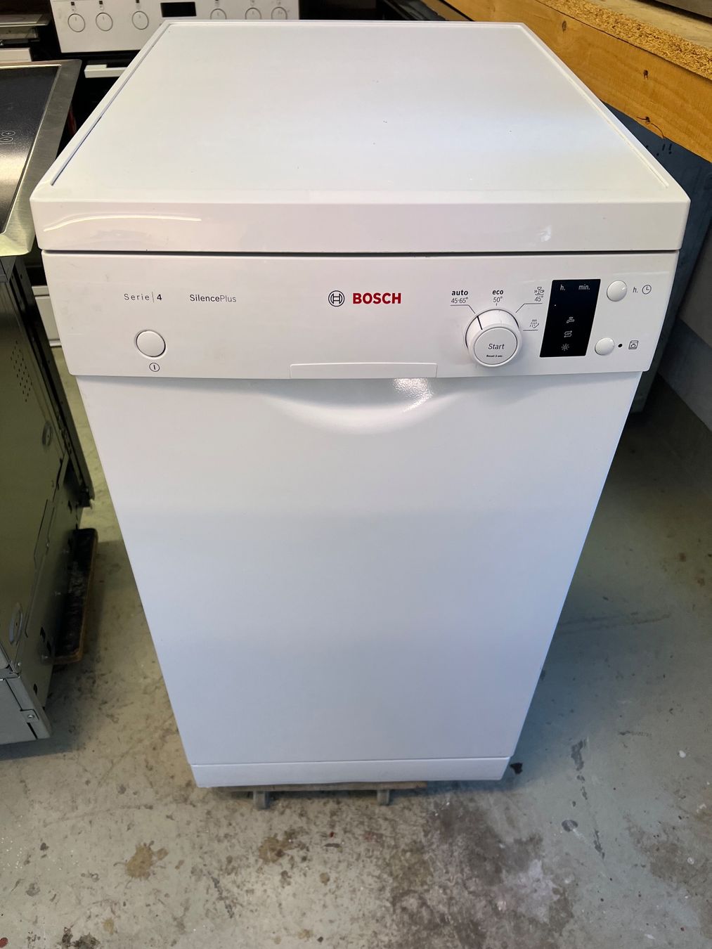 Bosch Lavastoviglie: Bosch Freistehend oder Einbauen 45 cm Gratis Lieferung – Usato da Tuggen venduto da Nikihaushaltsgeraete