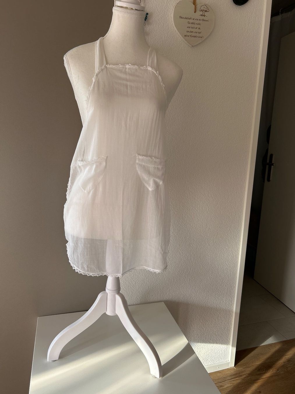 Altro per Abbigliamento & Protezione sul lavoro: 3 Stk. Bedienungsschürzen weiss – Usato da Brunnen venduto da Nala2929 1