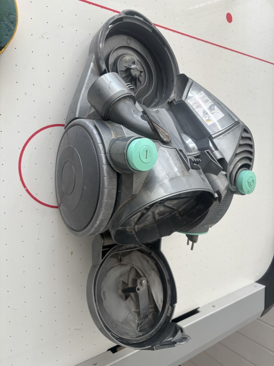 Dyson Aspirateurs & Accessoires: Dyson DC 08 Base Moteur – D'occasion à nods par Tozzifan 1