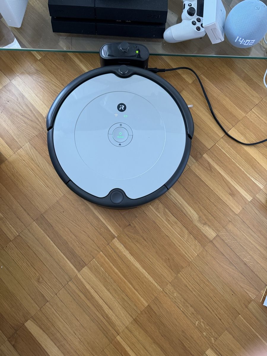 Irobot Aspirapolveri & Accessori: Roomba 698 mit neue batterie – Usato da Zürich venduto da Chitonarumara 1