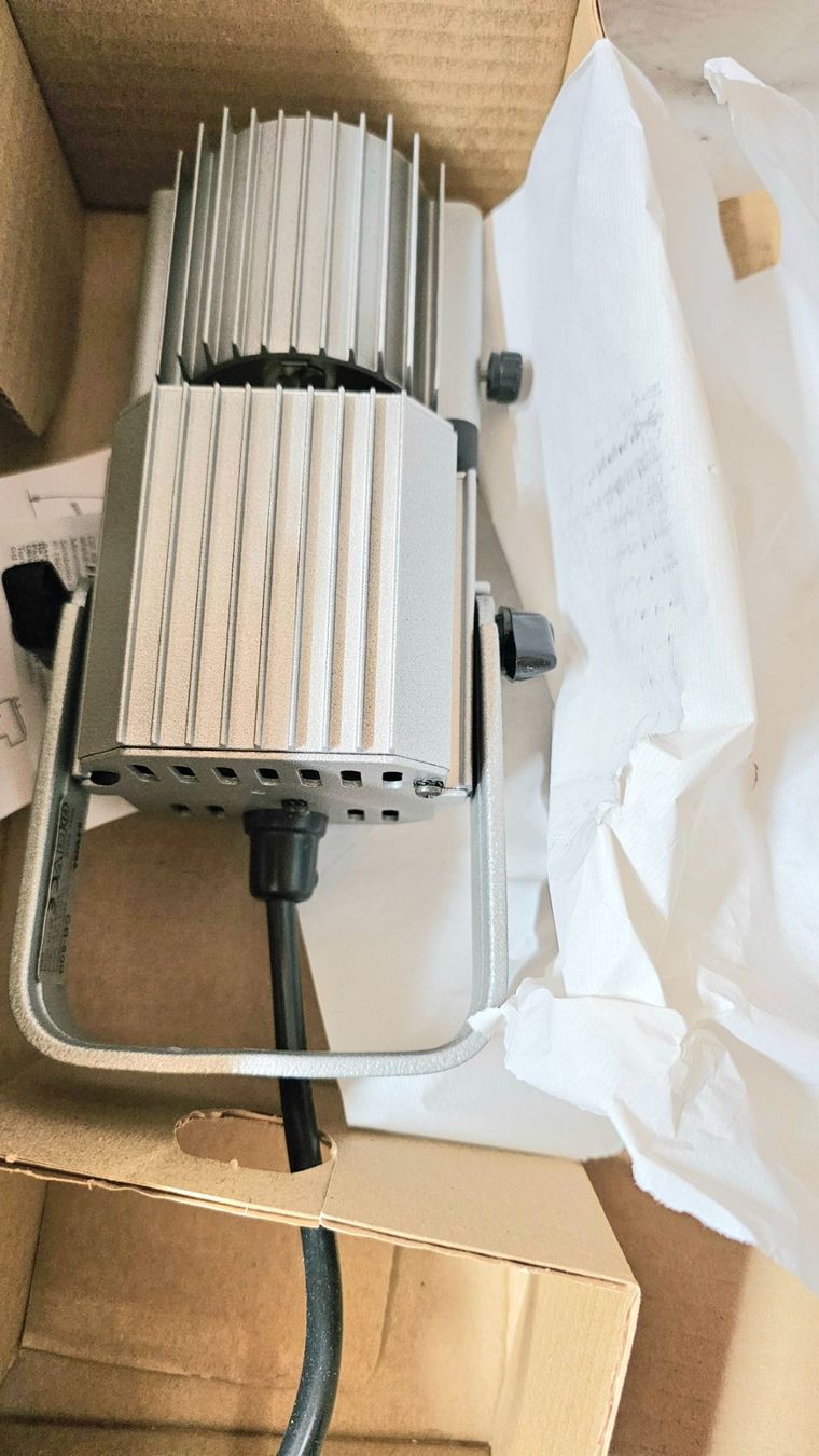 Lampadari & plafoniere: Halogen-Schienenleuchte Lival CB-500 e NEU OVP – Nuovo (secondo la descrizione) da Hefenhofen venduto da Osstschweiz 1