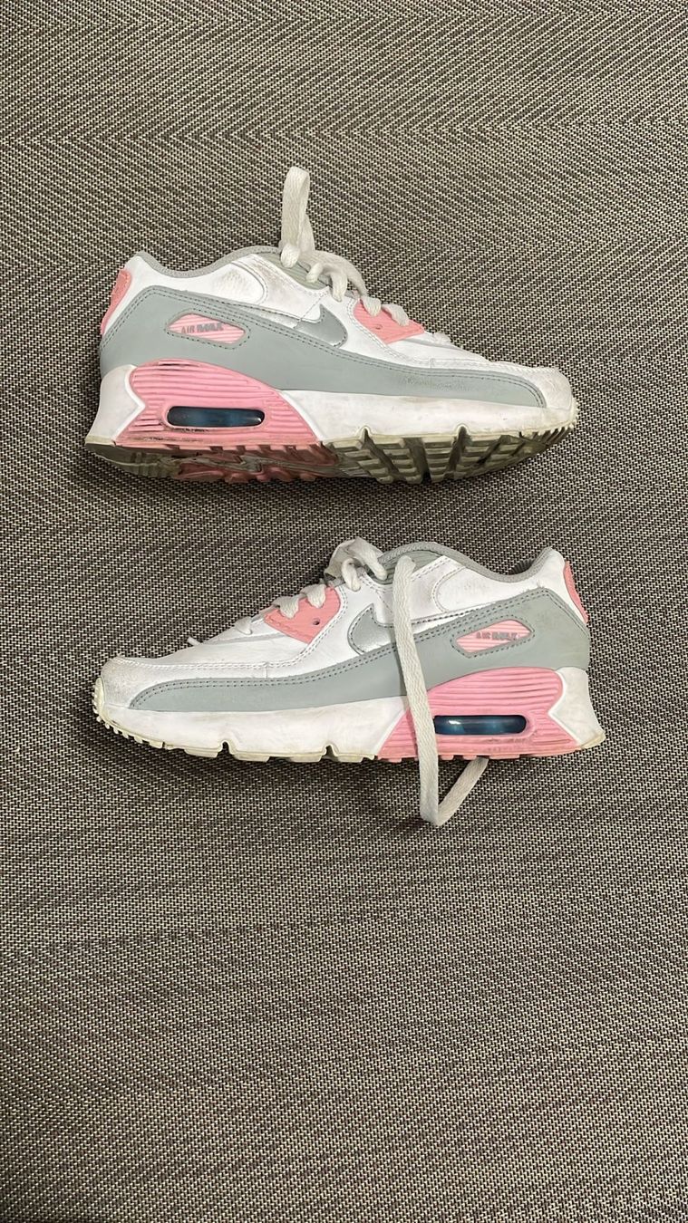 Nike Scarpe per ragazze: Nike Air Max 35 – Usato da Ennetbaden venduto da rossy2312