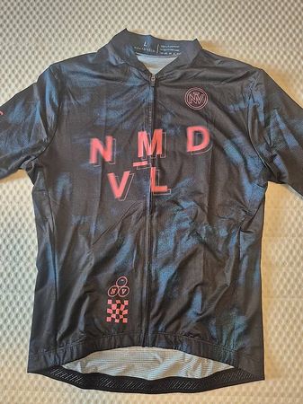 Nomad Cycling Trikots, Grösse L