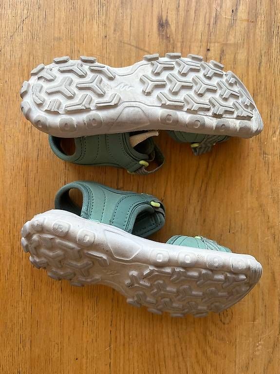 Scarpe per ragazzi: Sandalen Quechua Gr. 30/31 – Usato da Hausen am Albis venduto da Be13 1