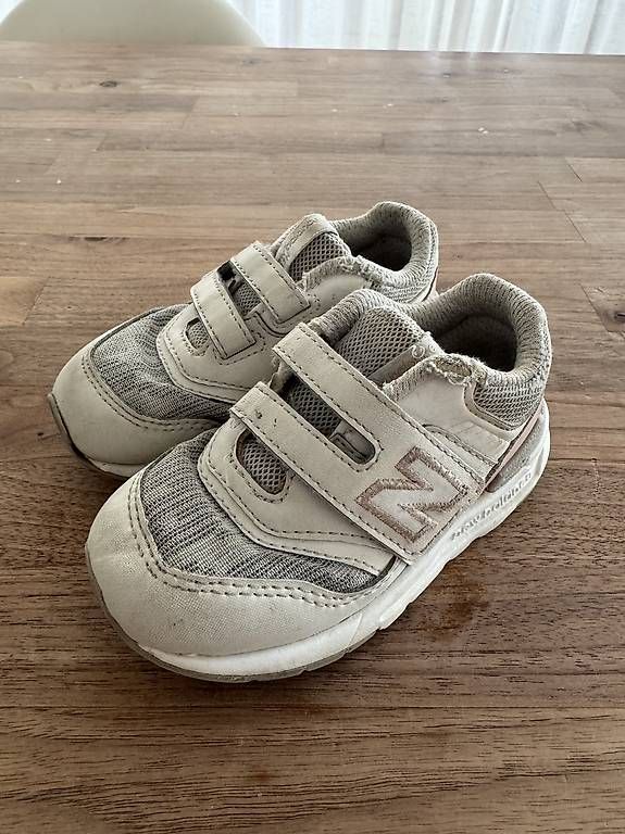 Scarpe per ragazzi: New Balance Sneakers Gr. 23 – Usato da Zürich venduto da dominicmueller87 1