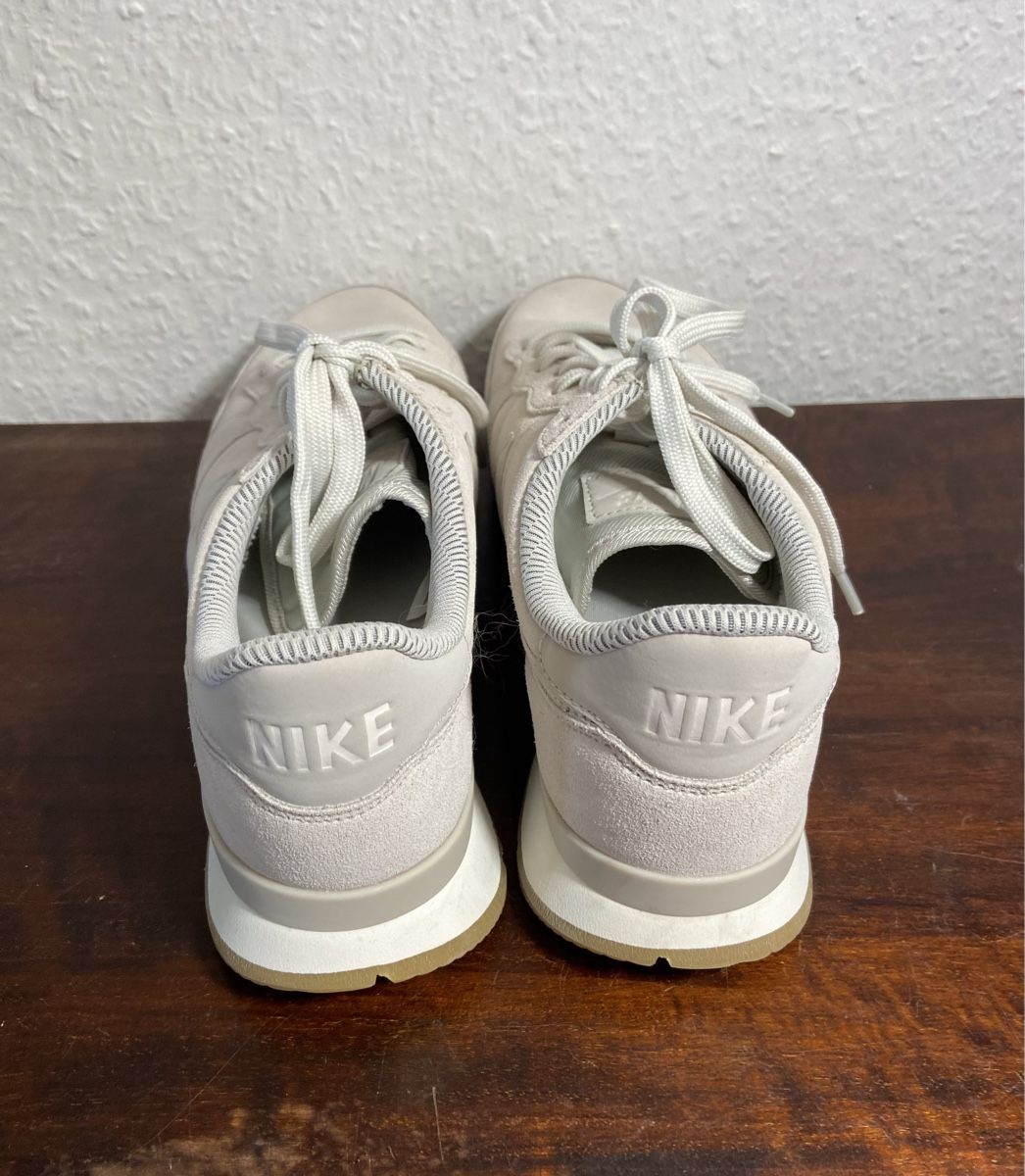 Nike Scarpe da donna: Nike Sneaker Schuhe Gr. 40 hellgrau – Nuovo (secondo la descrizione) da Fislisbach venduto da KolibriSecondhand 6