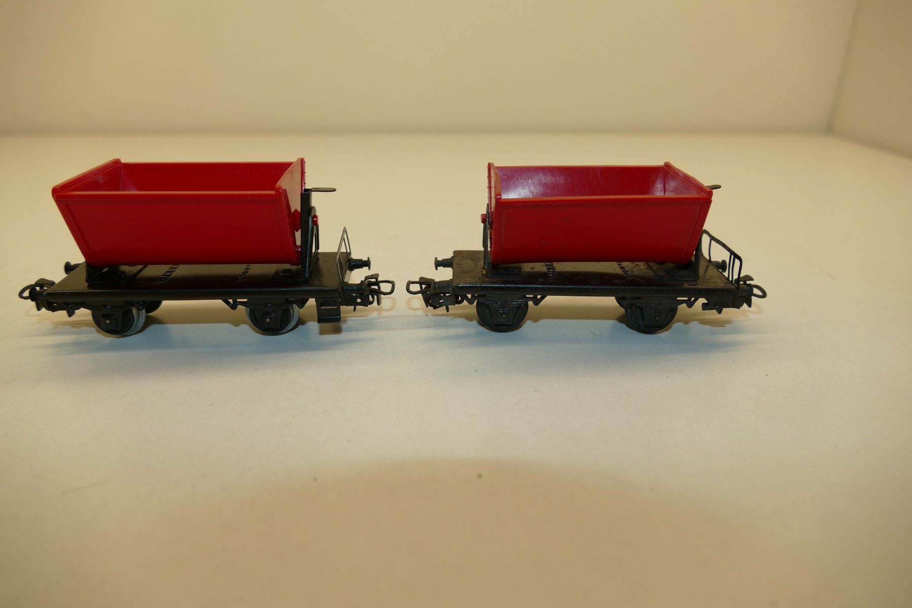 Märklin Modellini di ferrovie: Märklin H0: 2xKippwagen – Usato da Niederhasli venduto da rail-duerst 3
