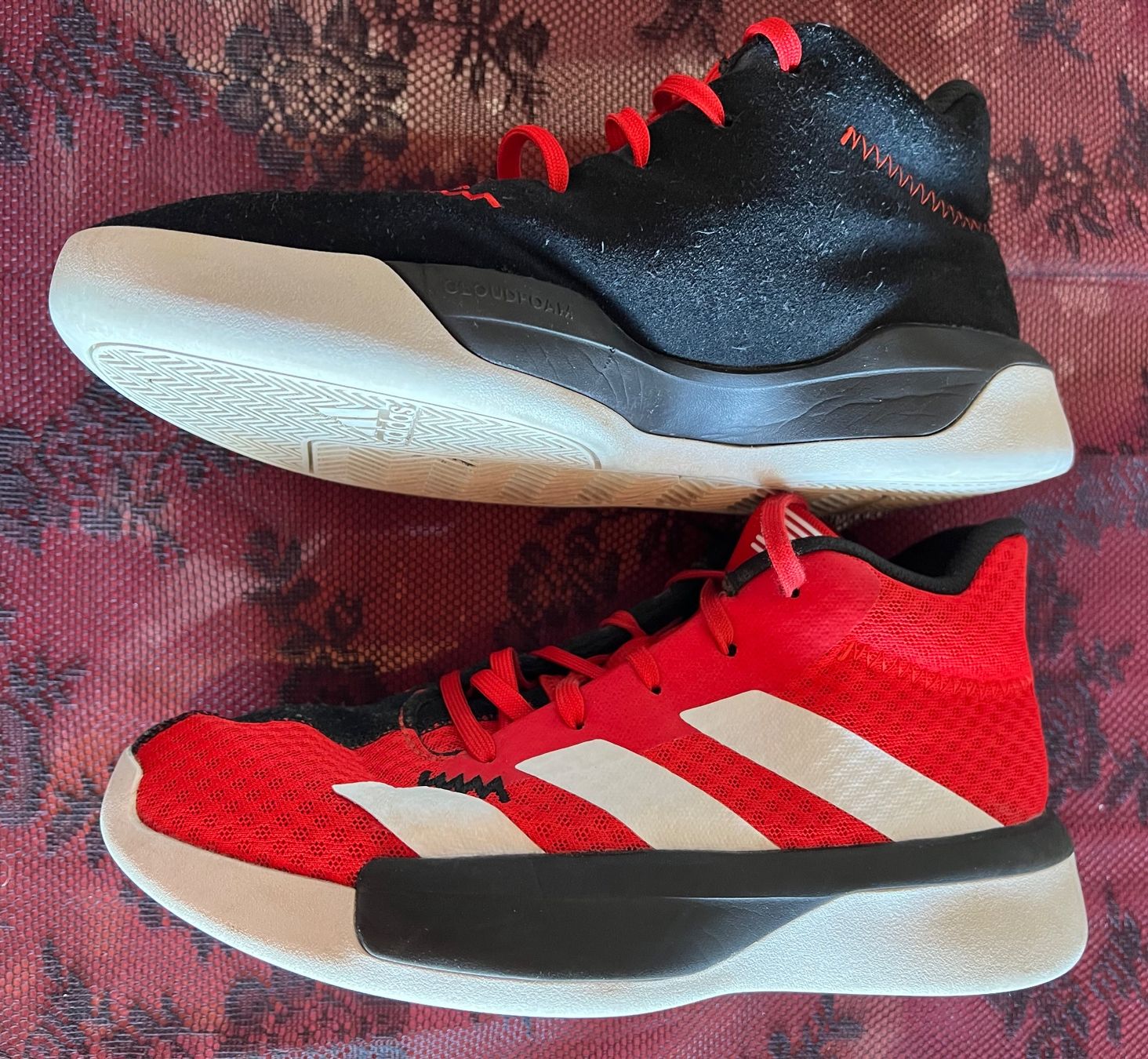 Adidas Scarpe da uomo: Baskets Adidas rouges & noires. Taille 38 2/3 – Usato da Chézard-St-Martin venduto da Cheyenne_75 1