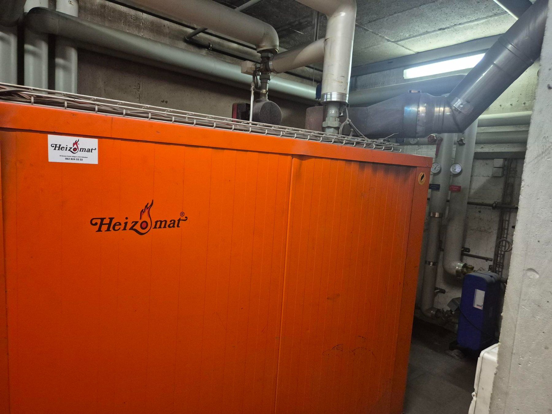 Radiatori: Hackholzfeuerung Heizomat 100KW – Usato da Müswangen venduto da yvesheggli