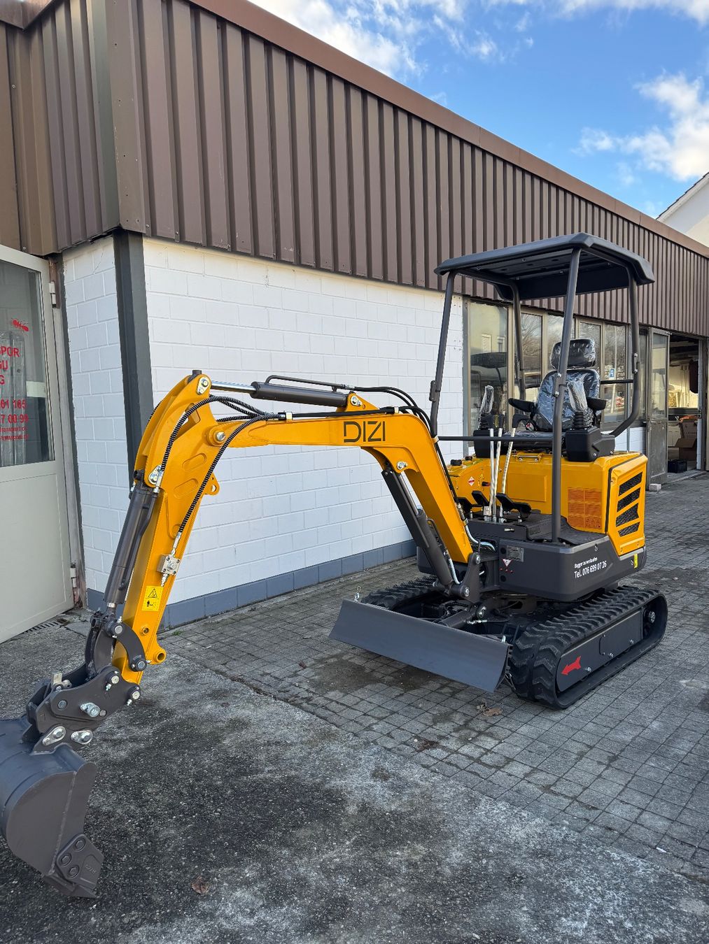 Escavatori: Bagger 1.8T GANZ NEU – Nuovo e nell'imballaggio originale da Biel/Bienne venduto da inf_p8rh 2