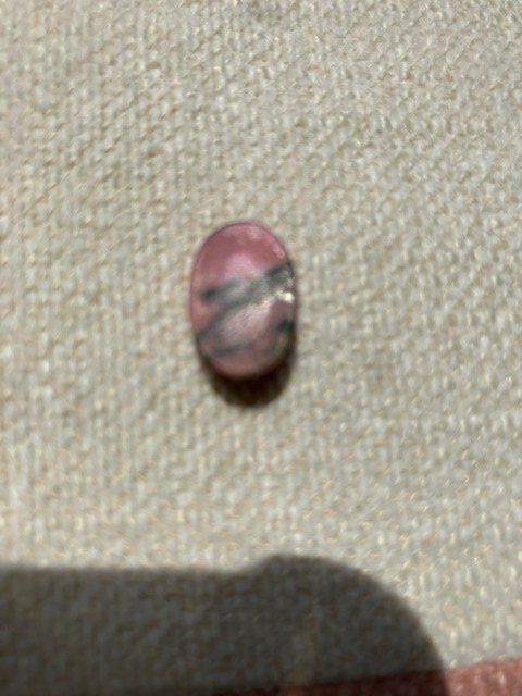 Minerali & Pietre curative: Rhodonite rose, bombée, polie – Usato da Colombier VD venduto da DENYSE01 2