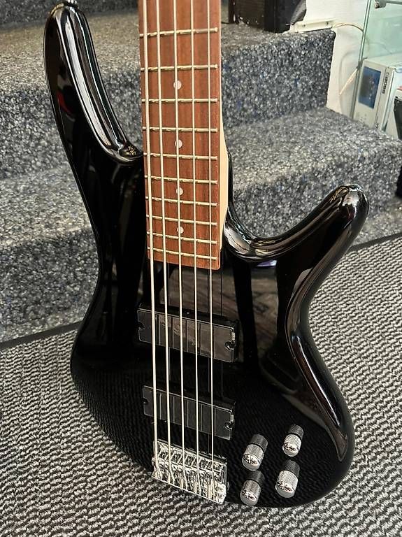Strumenti musicali: Basse Ibanez Gio 5 Cordes. 5 String. Powerful! – Usato da Morges venduto da GvnMusic 6