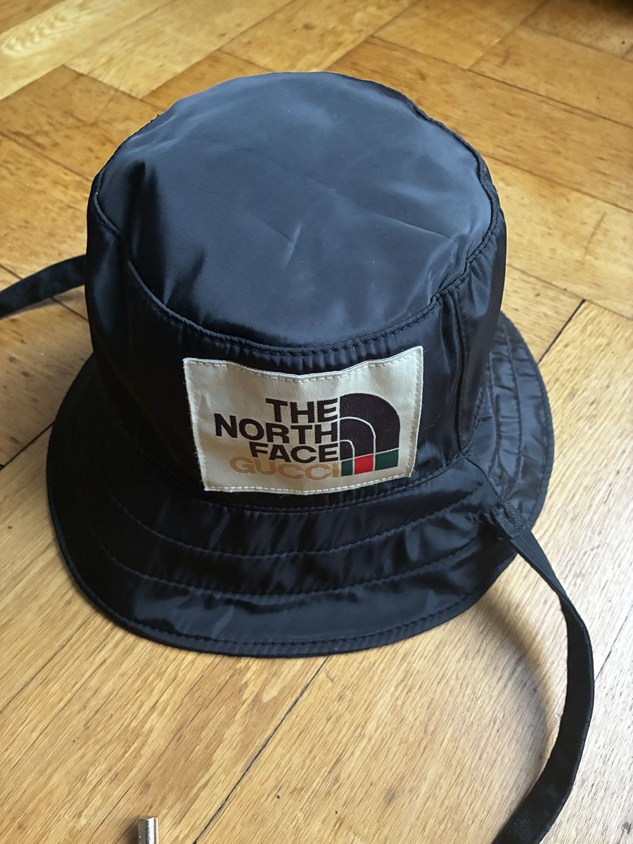 Gucci Copricapi, berretti & cappellini: Gucci X Stone Island Bucket Hat – Usato da Bern venduto da inc_9xlw