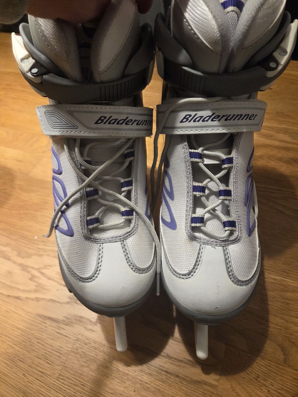 Patins à glace: Bladerunner Schlittschuhe Gr. 35- 38 – D'occasion à Rafz par leoncupra 2