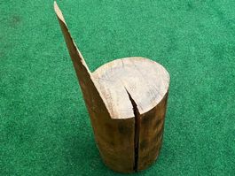 Baumstamm Stuhl, Hocker mit Rückenlehne aus Massivholz