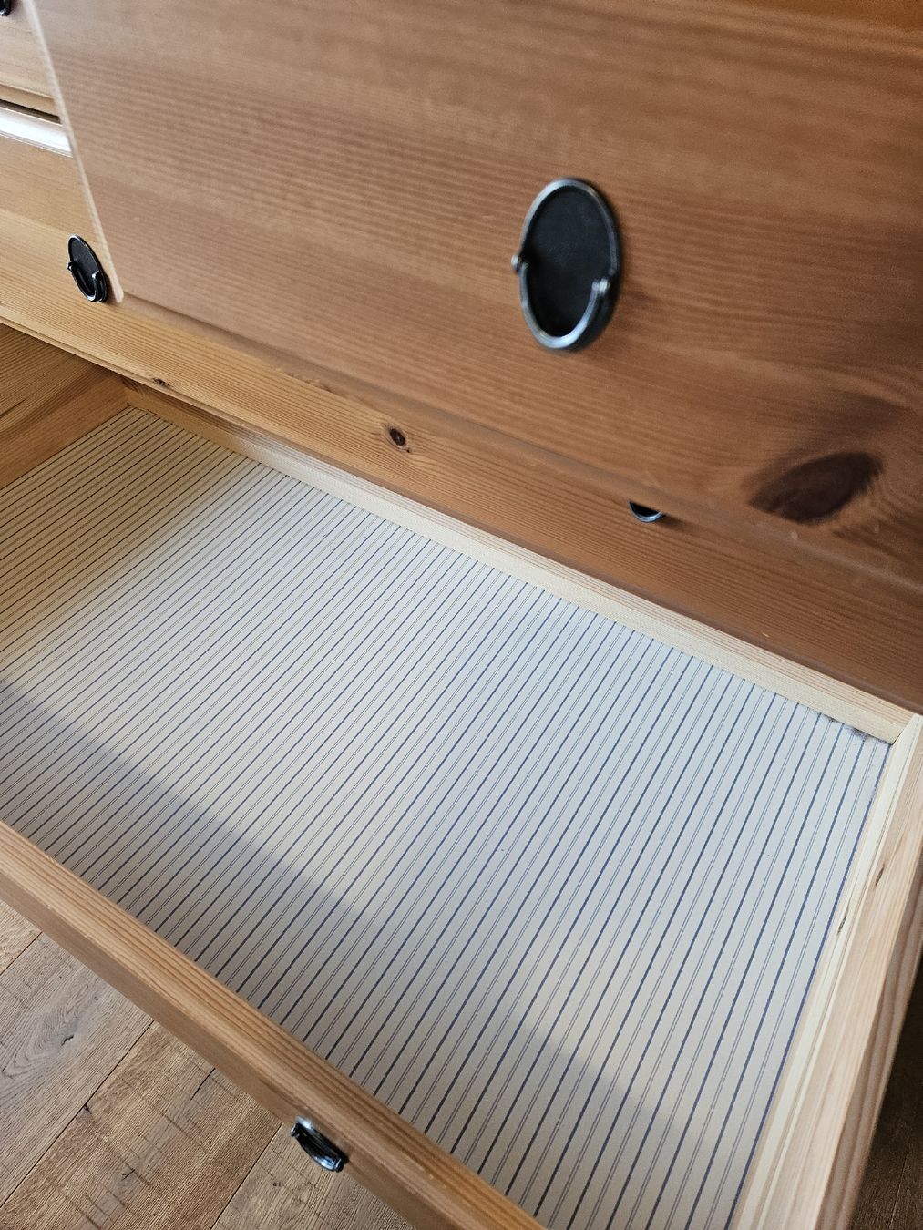 Cassettiere: Holzkommode mit 4 grossen und 2 kleinen Schubladen. – Usato da Menziken venduto da the_zw6x 3