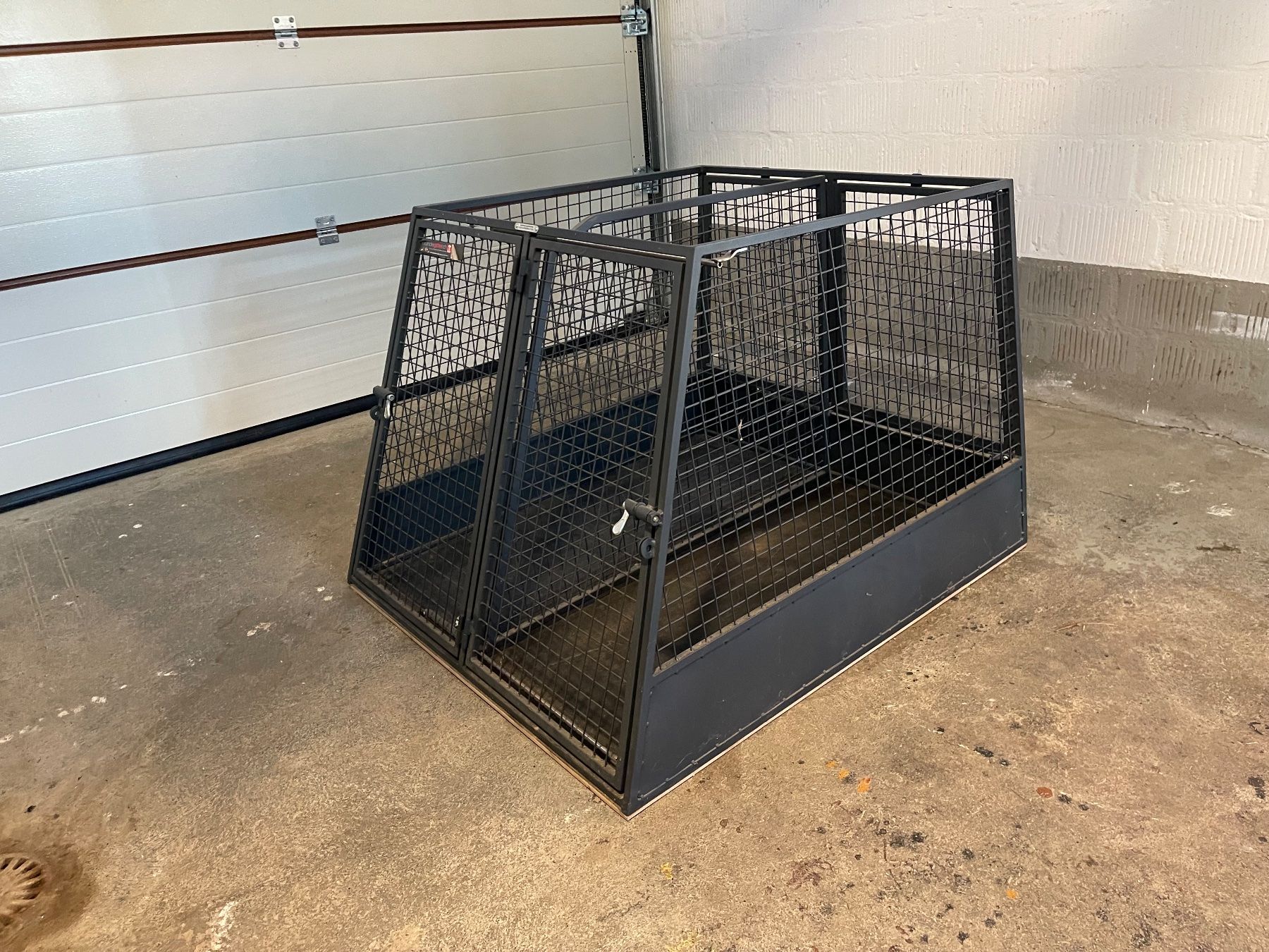 Gabbie, trasporto & Sicurezza: Stabile Hundeboxe – Usato da Innerberg venduto da Stuermw 1